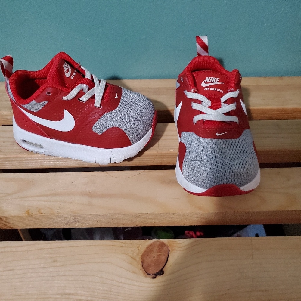 Nike infant joggers size 4